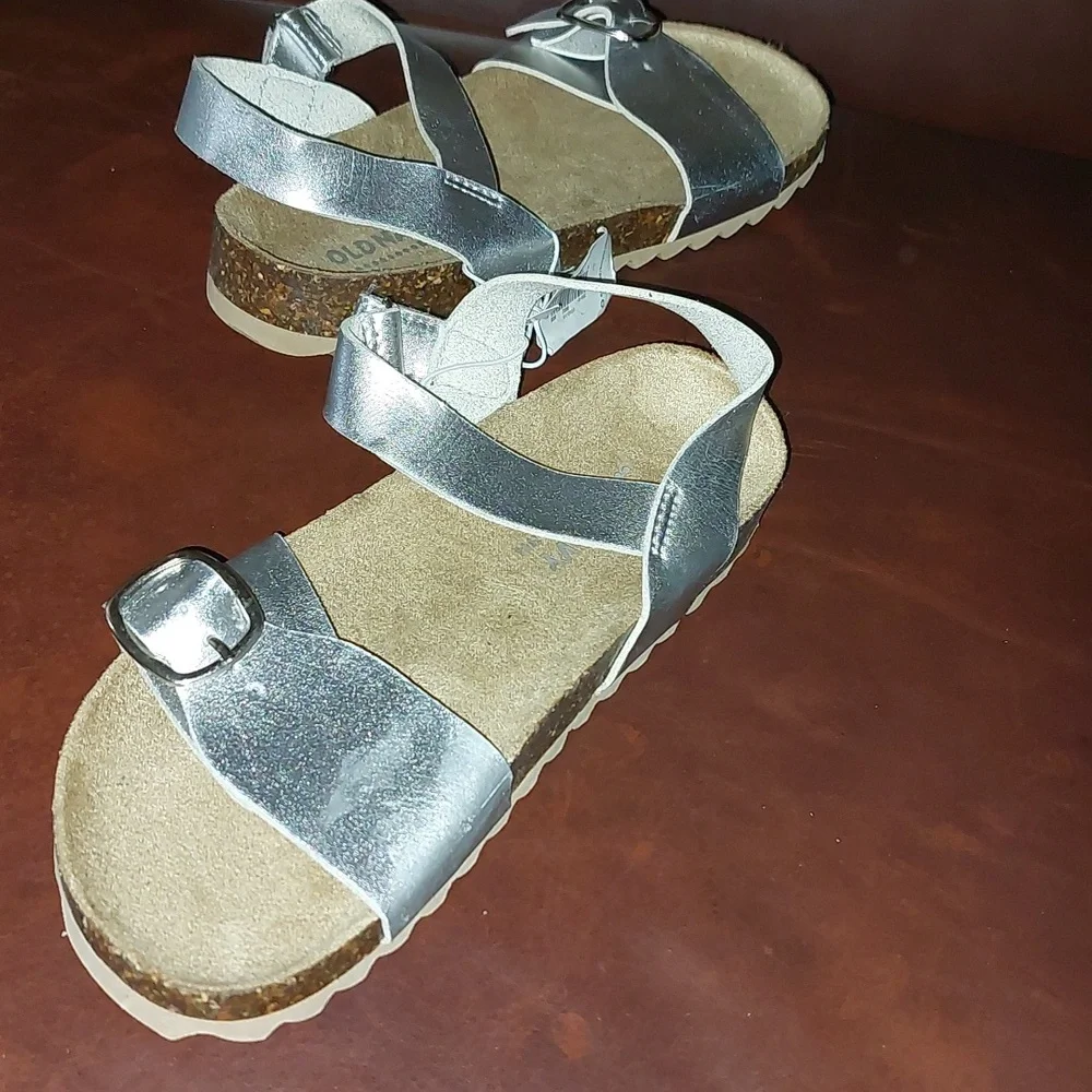 Old Navy SilverStrap Sandals kids,girls - Picture 3 of 3